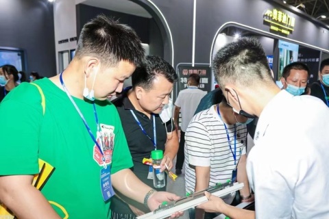 中部(武汉)整装家居及门窗展览会展会现场图片