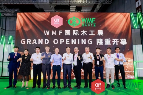 中国(上海)国际家具生产设备及木工机械展览会展会现场图片