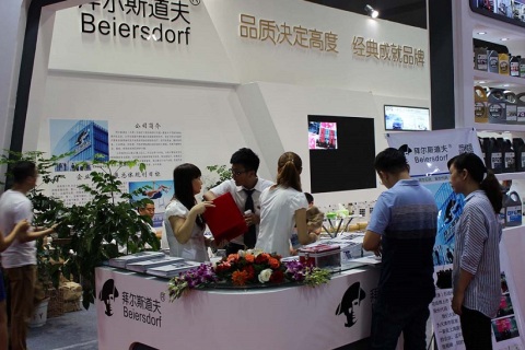 中国(南京)国际润滑油、脂、养护用品及技术展展会现场图片