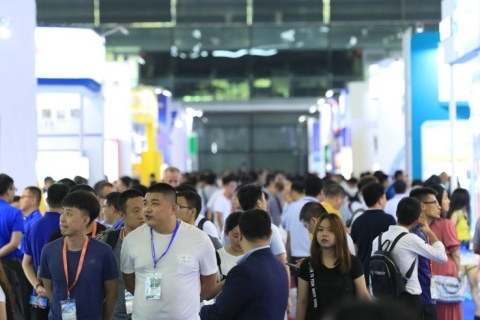 大湾区国际胶粘带与薄膜展览会展会现场图片