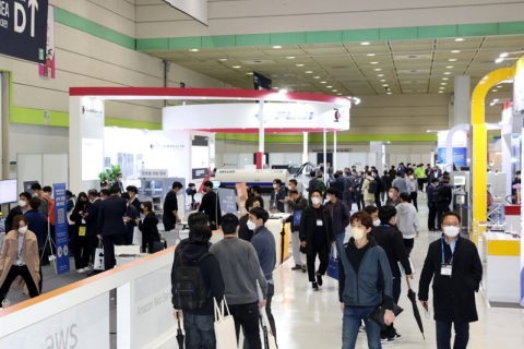 韩国首尔汽车电子工业技术展览会展会现场图片