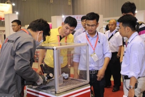 越南钢铁、铝工业、冶金、板材展展会现场图片