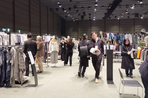 日本东京服装成衣展览会展会现场图片