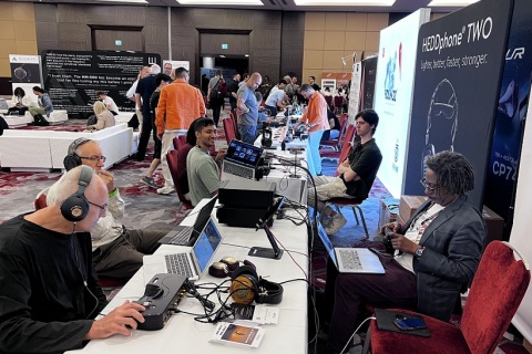 英国伦敦HiFi耳机展览会展会现场图片