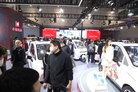 山东济南新能源电动车展展会现场图片