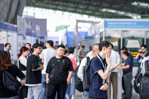 中国江苏昆山国际汽车灯具展览会展会现场图片