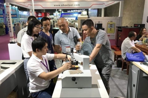 东莞国际缝制设备展览会展会现场图片