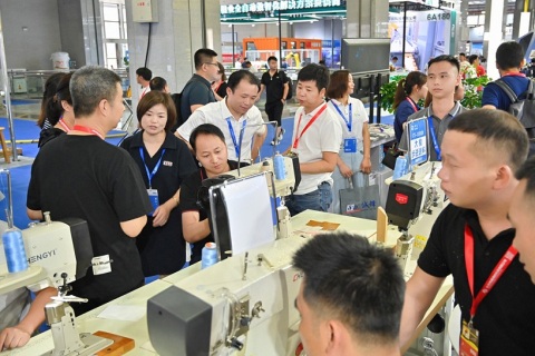东莞国际流行面辅料及纱线展览会展会现场图片